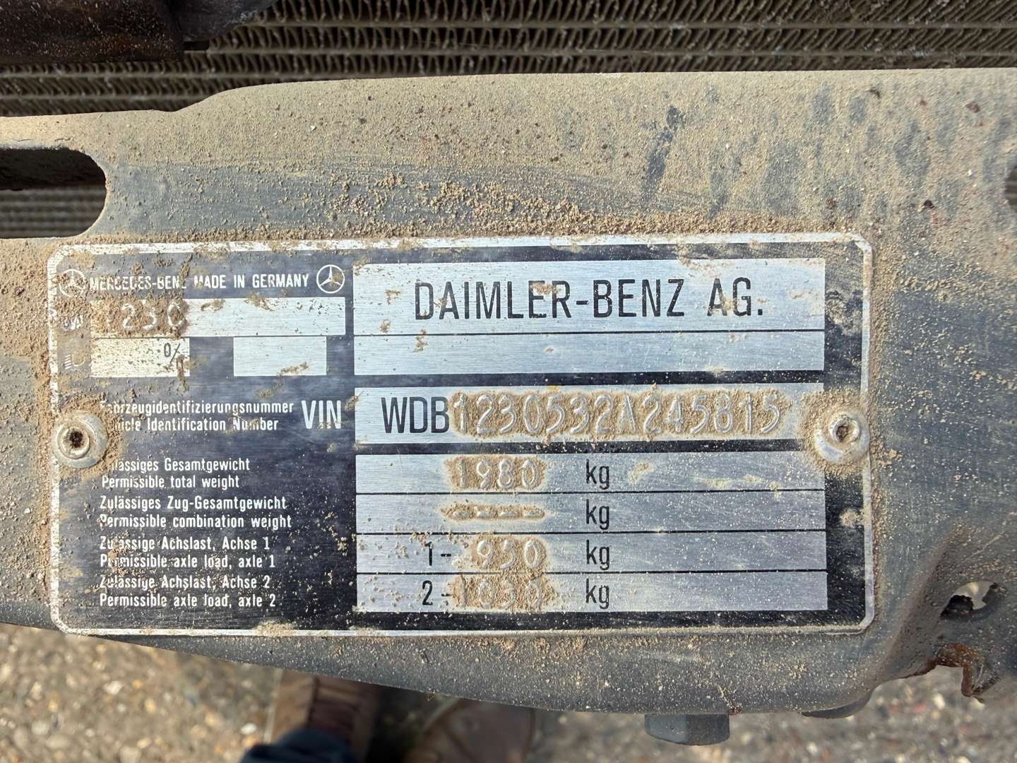 <p>1985 MERCEDES 280CE AUTO</p>