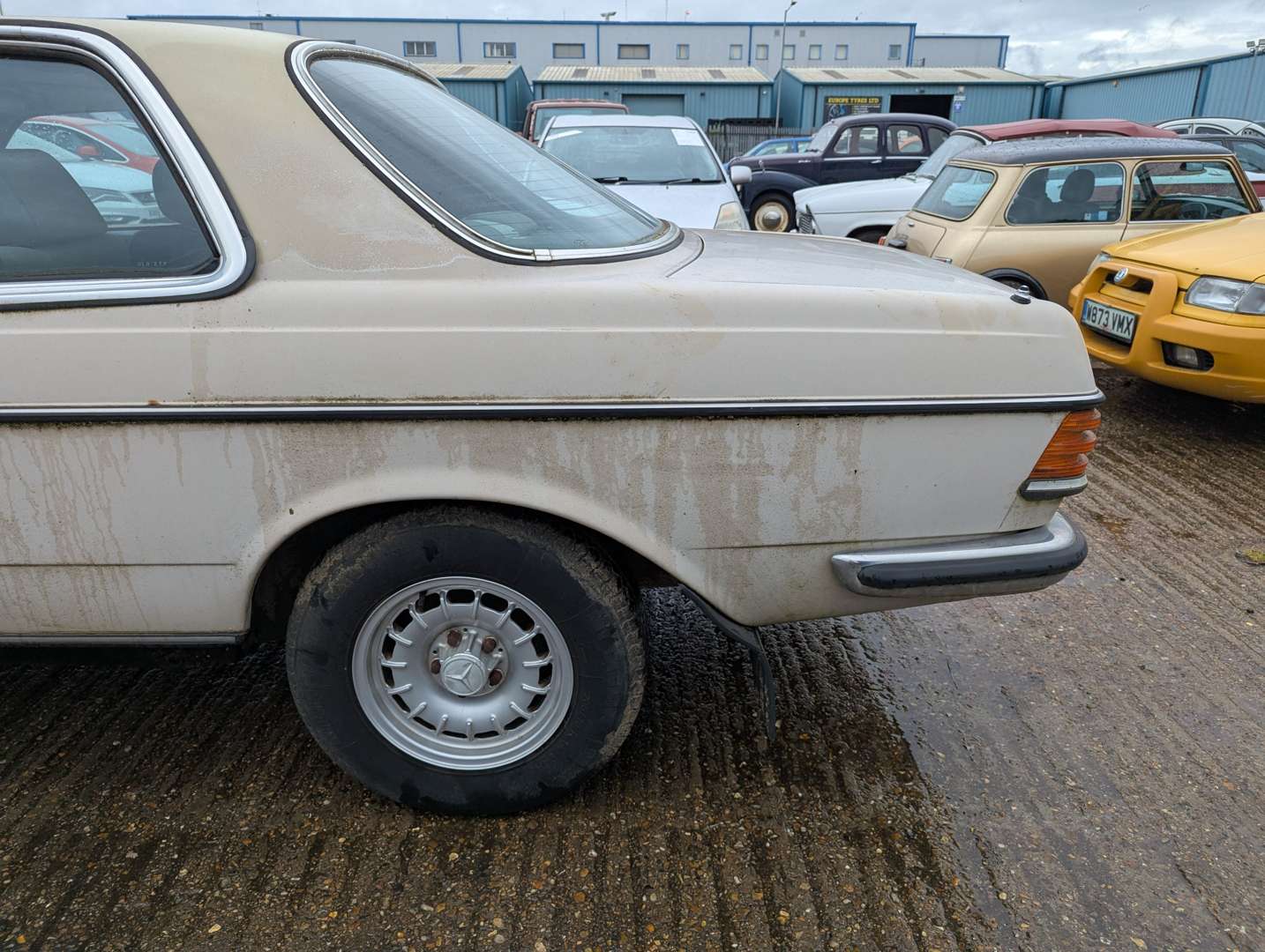 <p>1982 MERCEDES 280CE</p>