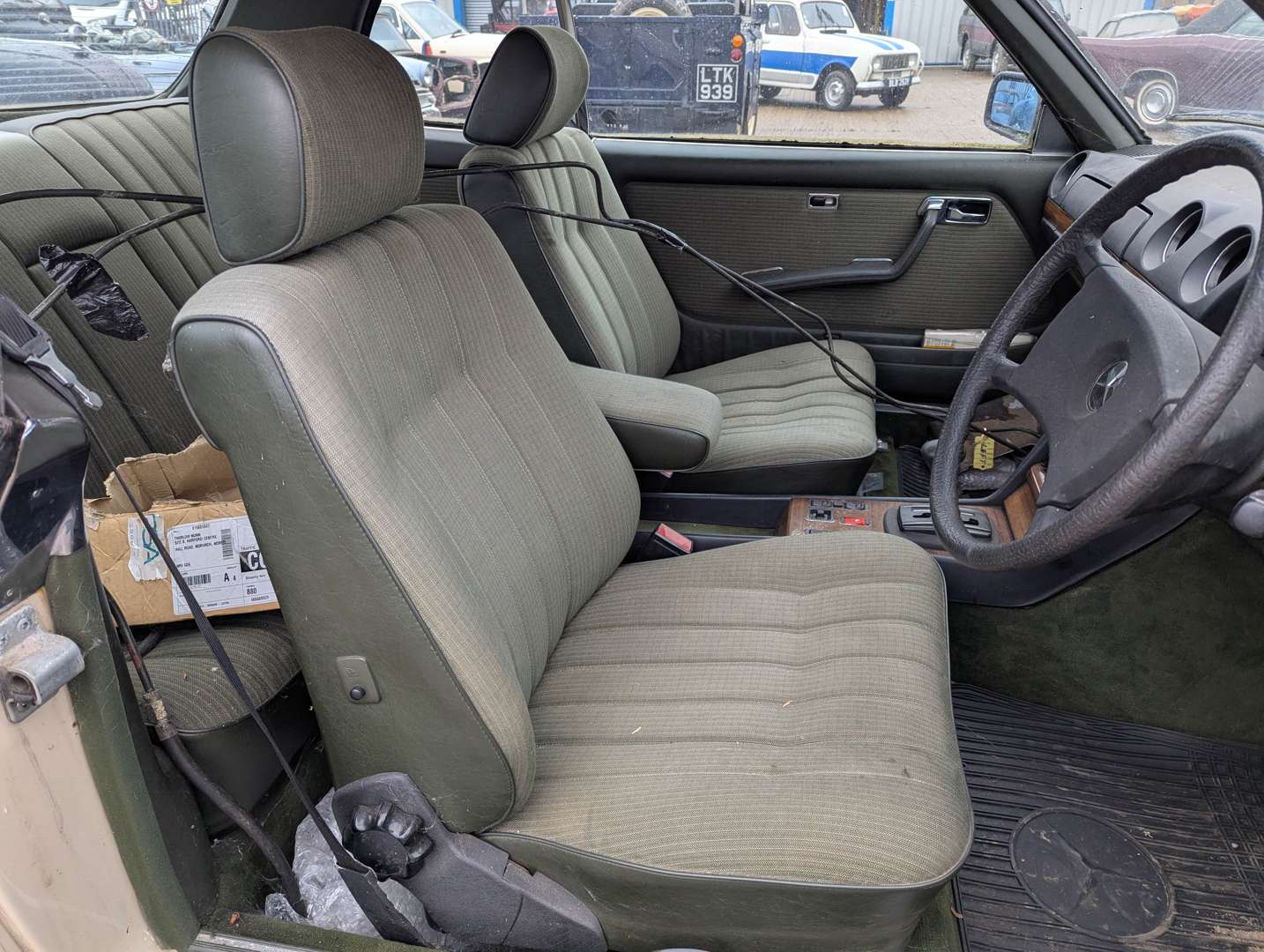 <p>1982 MERCEDES 280CE</p>