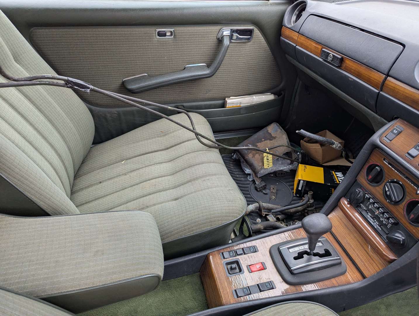 <p>1982 MERCEDES 280CE</p>