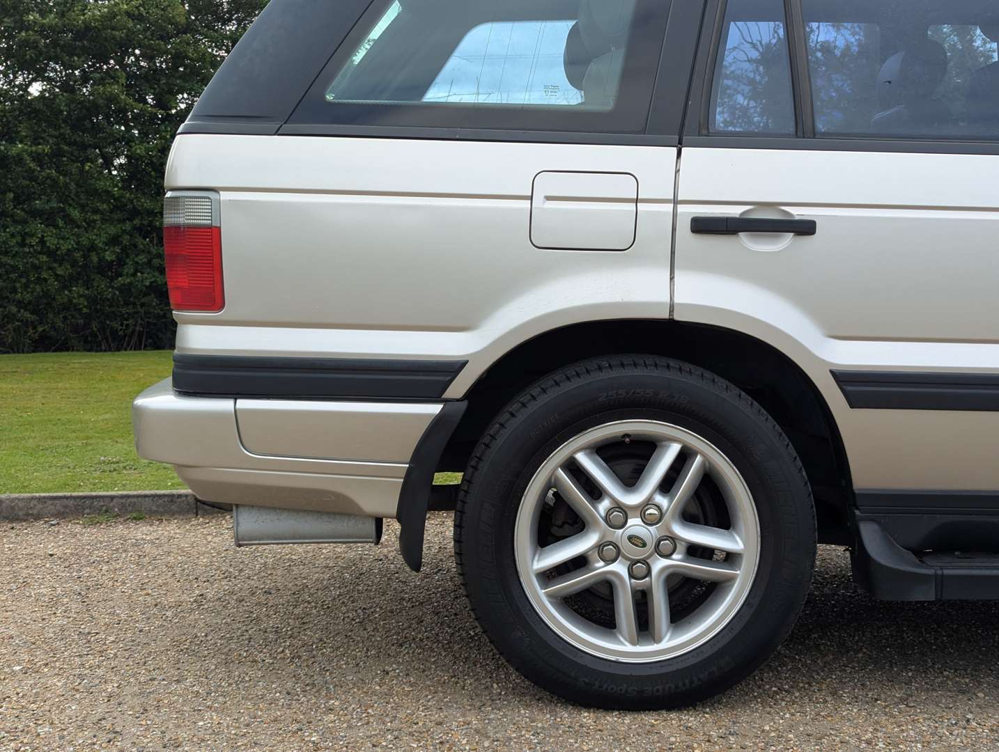 <p>2001 RANGE ROVER P38 2.5L DHSE AUTO</p>
