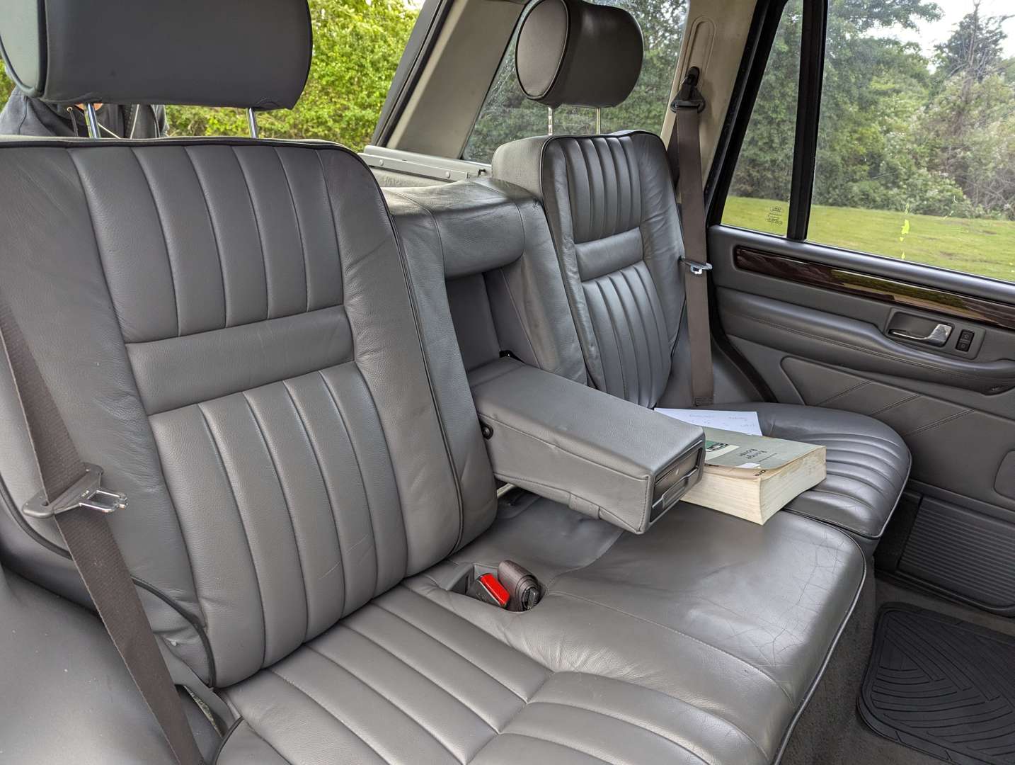 <p>2001 RANGE ROVER P38 2.5L DHSE AUTO</p>