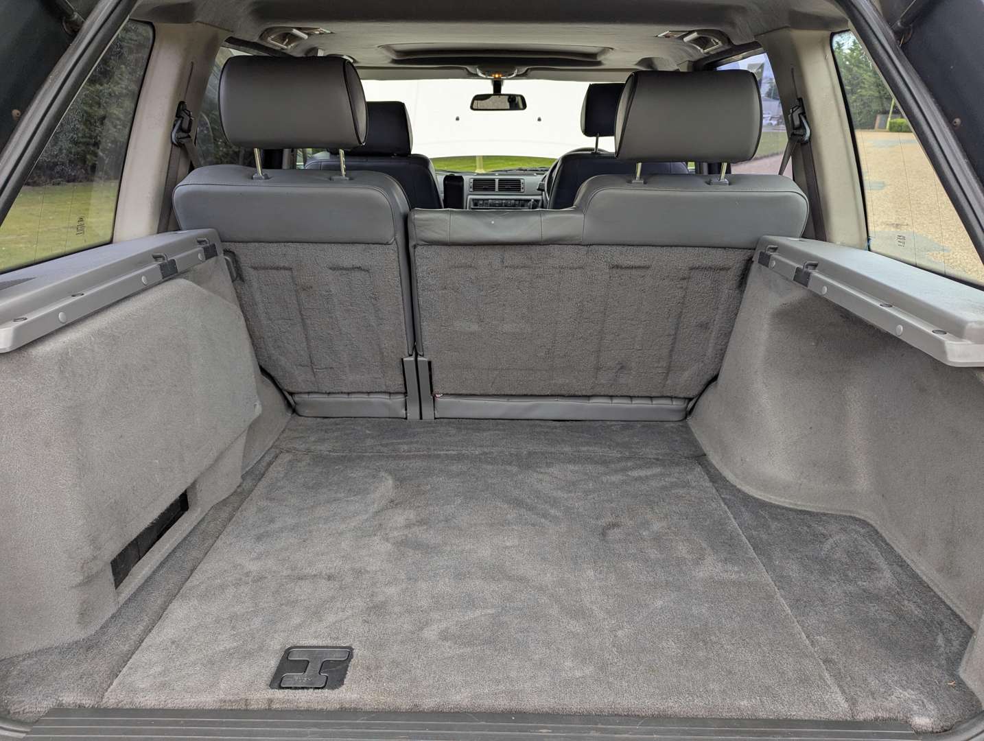 <p>2001 RANGE ROVER P38 2.5L DHSE AUTO</p>