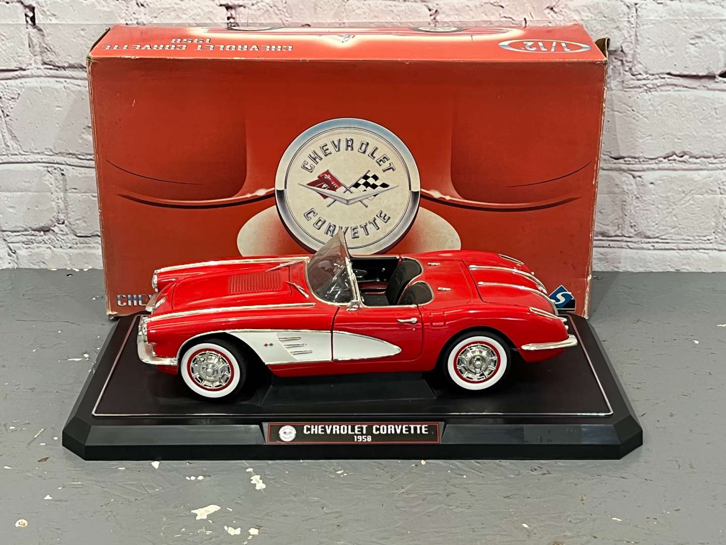 <p>Chevrolet Corvette 1958 Model Car</p>