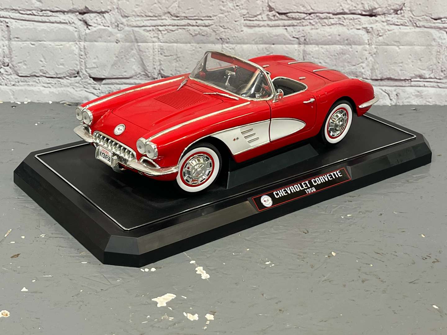 <p>Chevrolet Corvette 1958 Model Car</p>