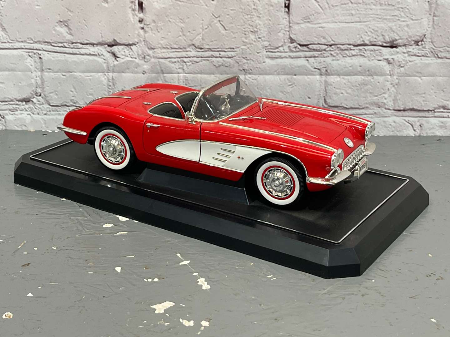 <p>Chevrolet Corvette 1958 Model Car</p>