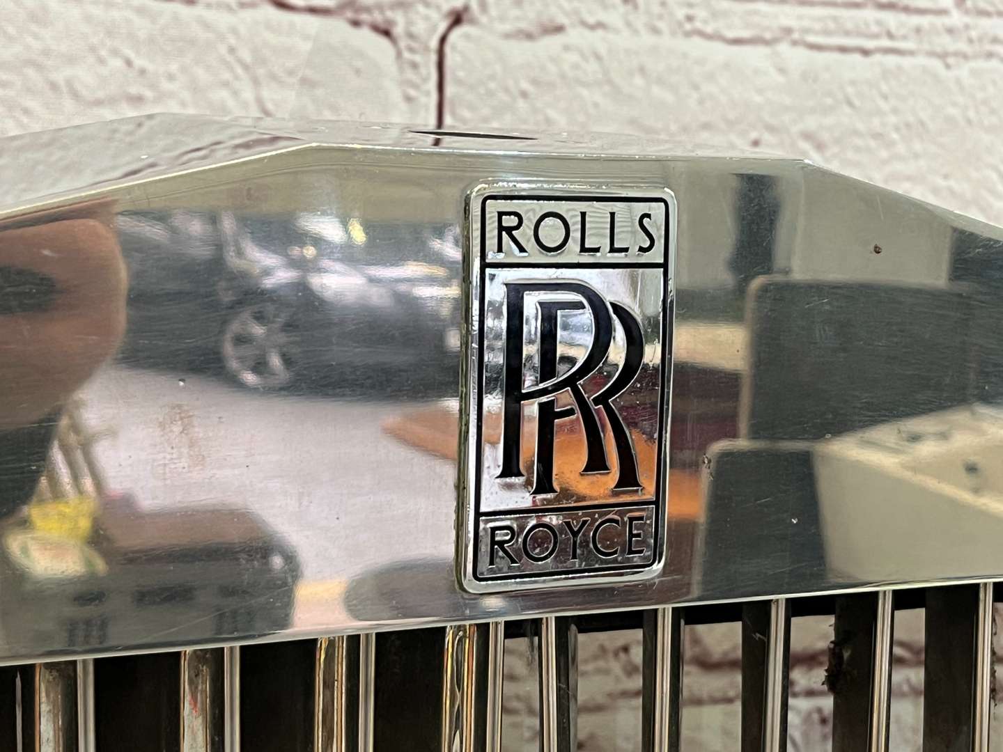 <p>Rolls Royce, Silver Shadow, Chrome Grille</p>