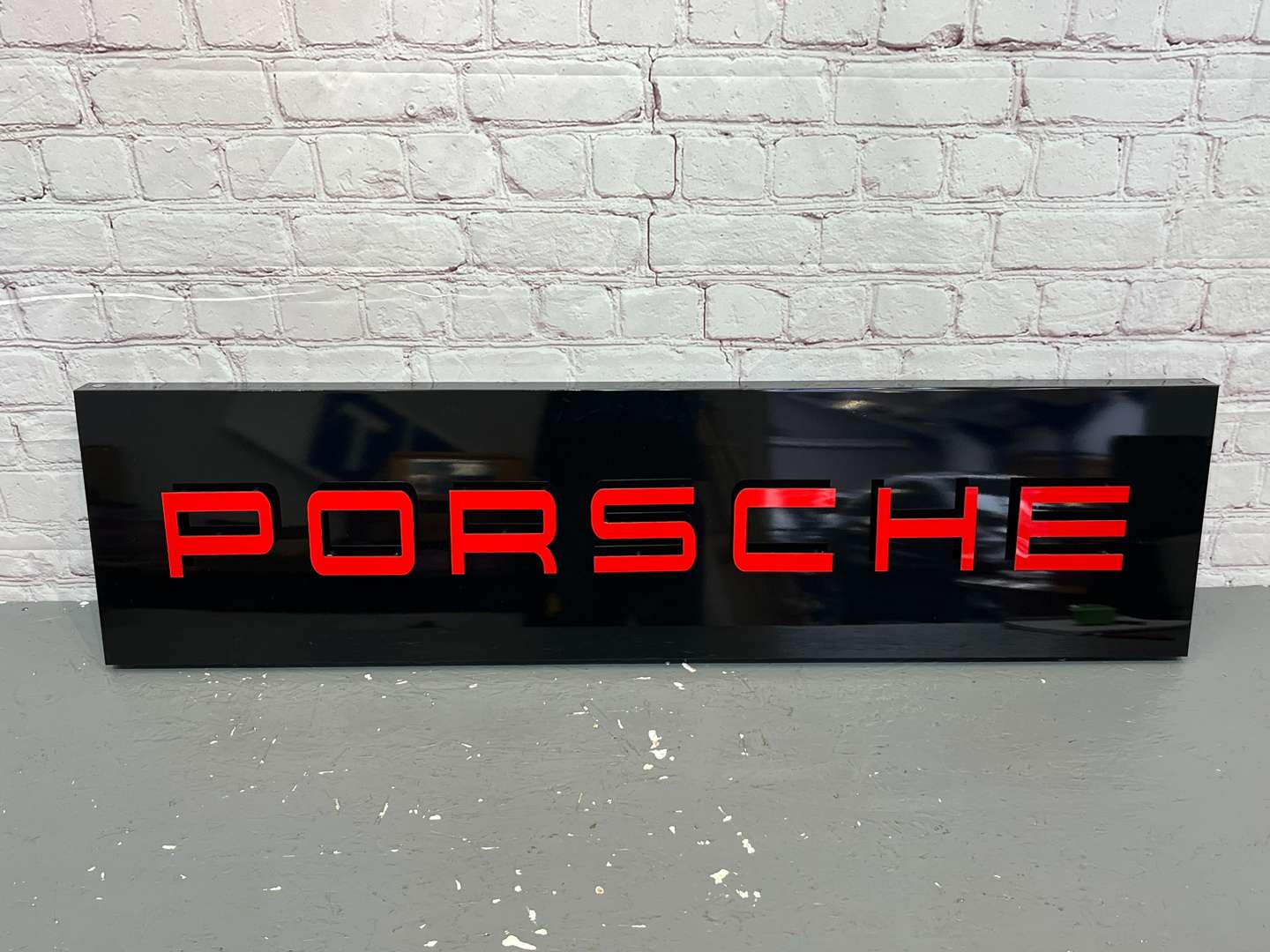 <p>Porsche Dealership Metal Sign</p>