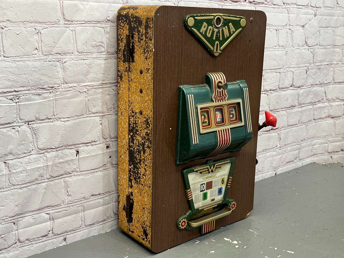 <p>ROTINA Vintage 1p Fruit Machine (In Working Order)</p>