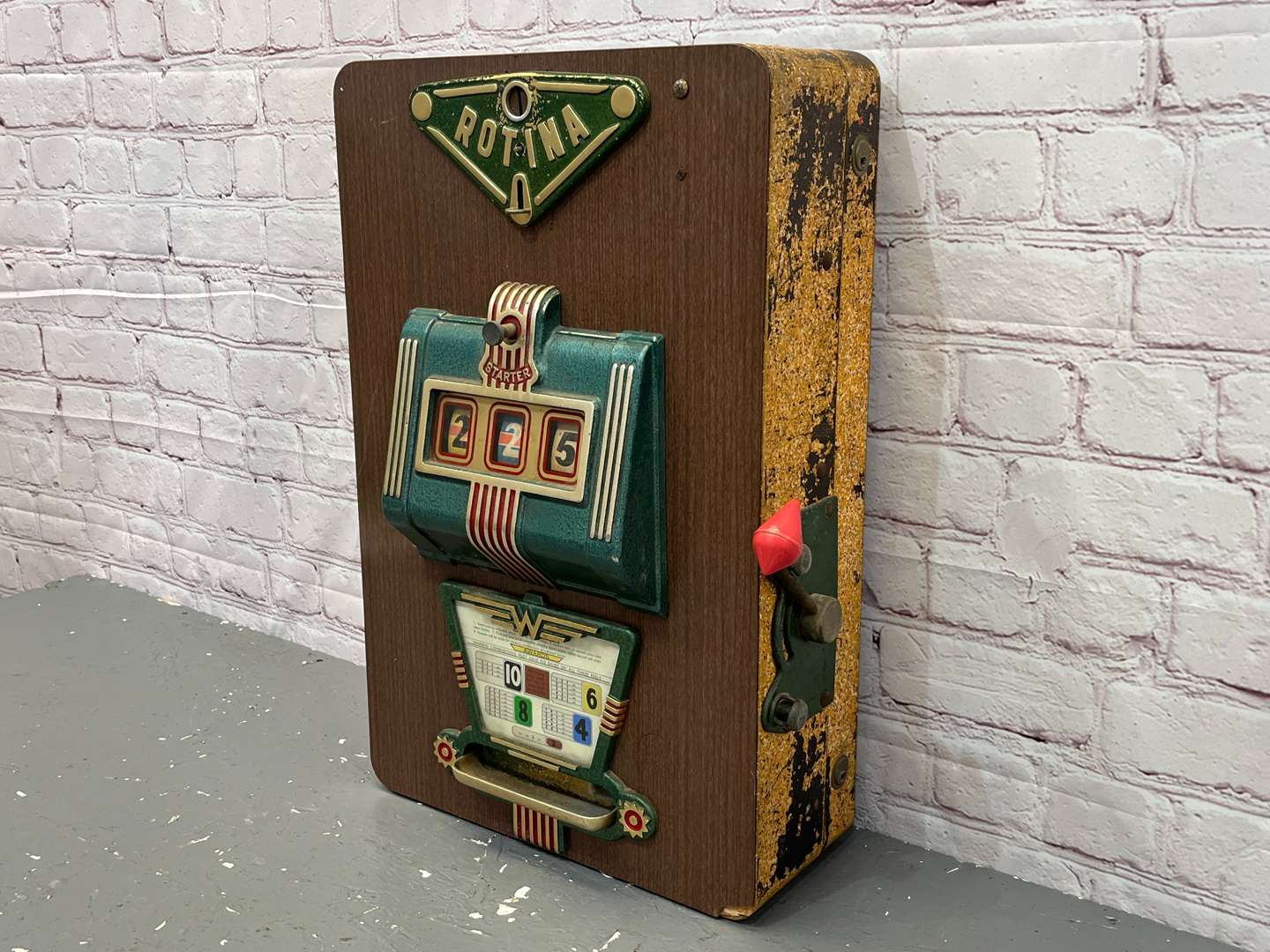 <p>ROTINA Vintage 1p Fruit Machine (In Working Order)</p>