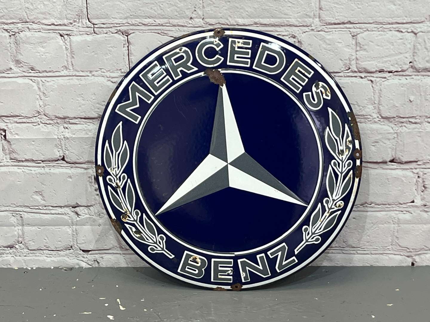 <p>Mercedes Benz Large Convex Emblem Enamel Sign</p>