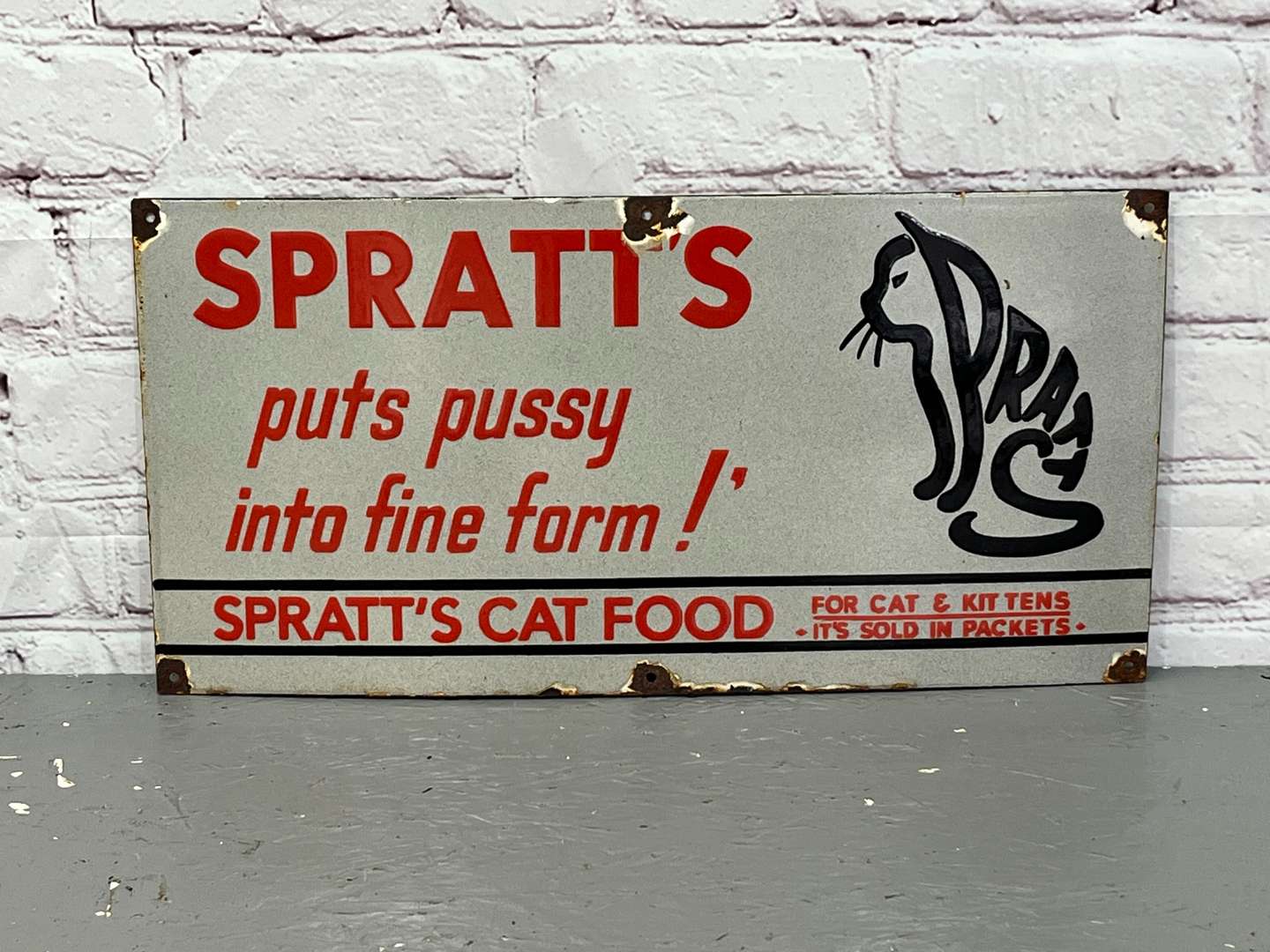 <p>Spratts Cat Food Novelty Enamel Sign</p>