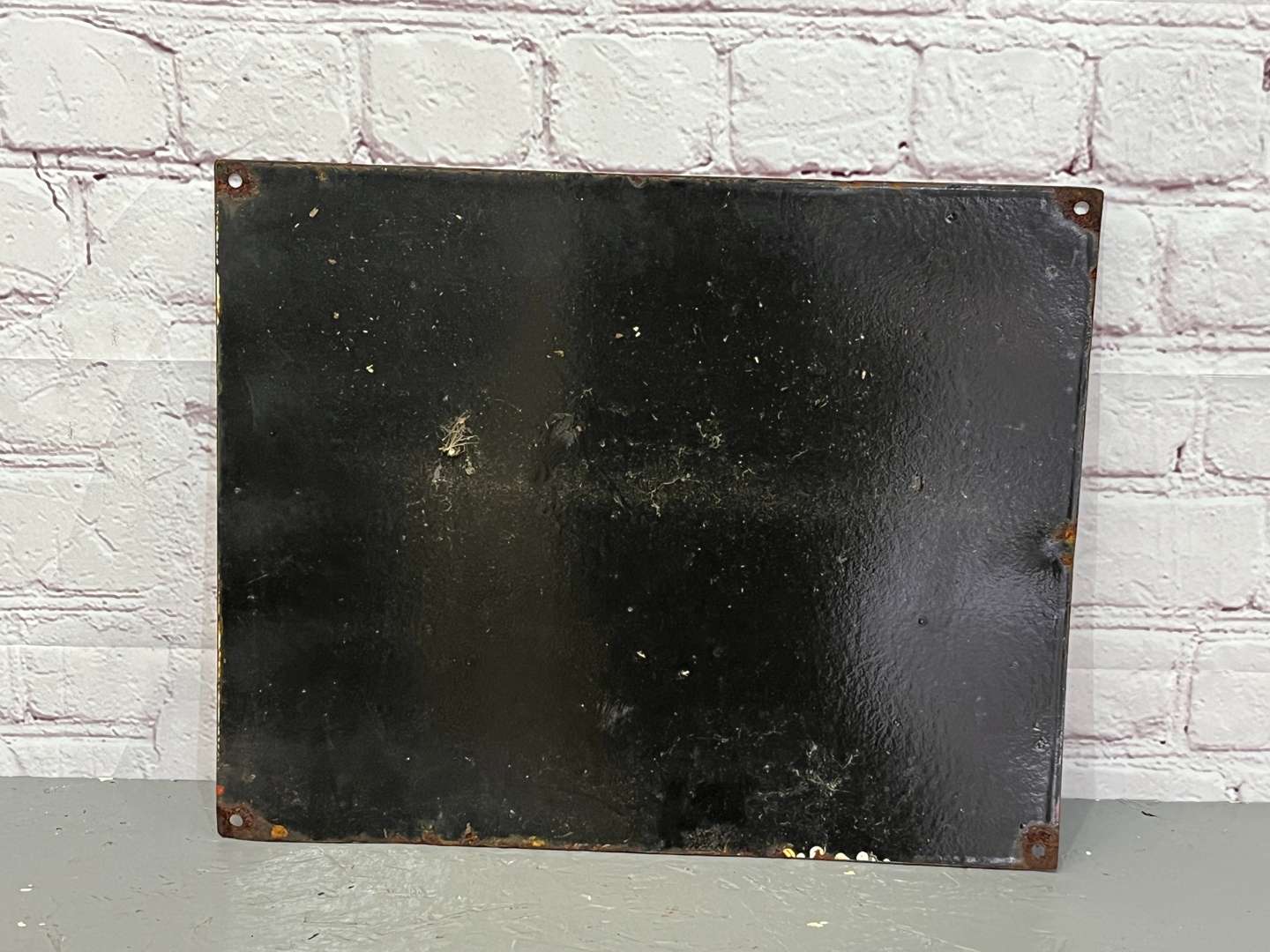 <p>Vacuum Motor Oil Enamel Sign</p>