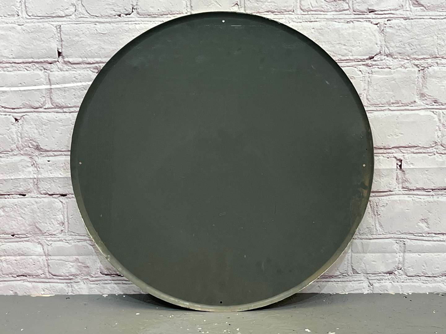 <p>Vicky Motor - Dienst Circular Metal Sign</p>