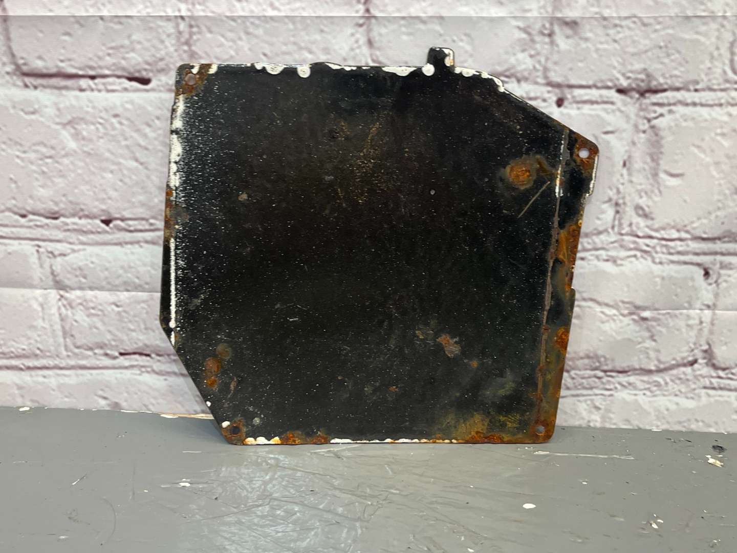 <p>Atlas Batteries Small Enamel Sign</p>
