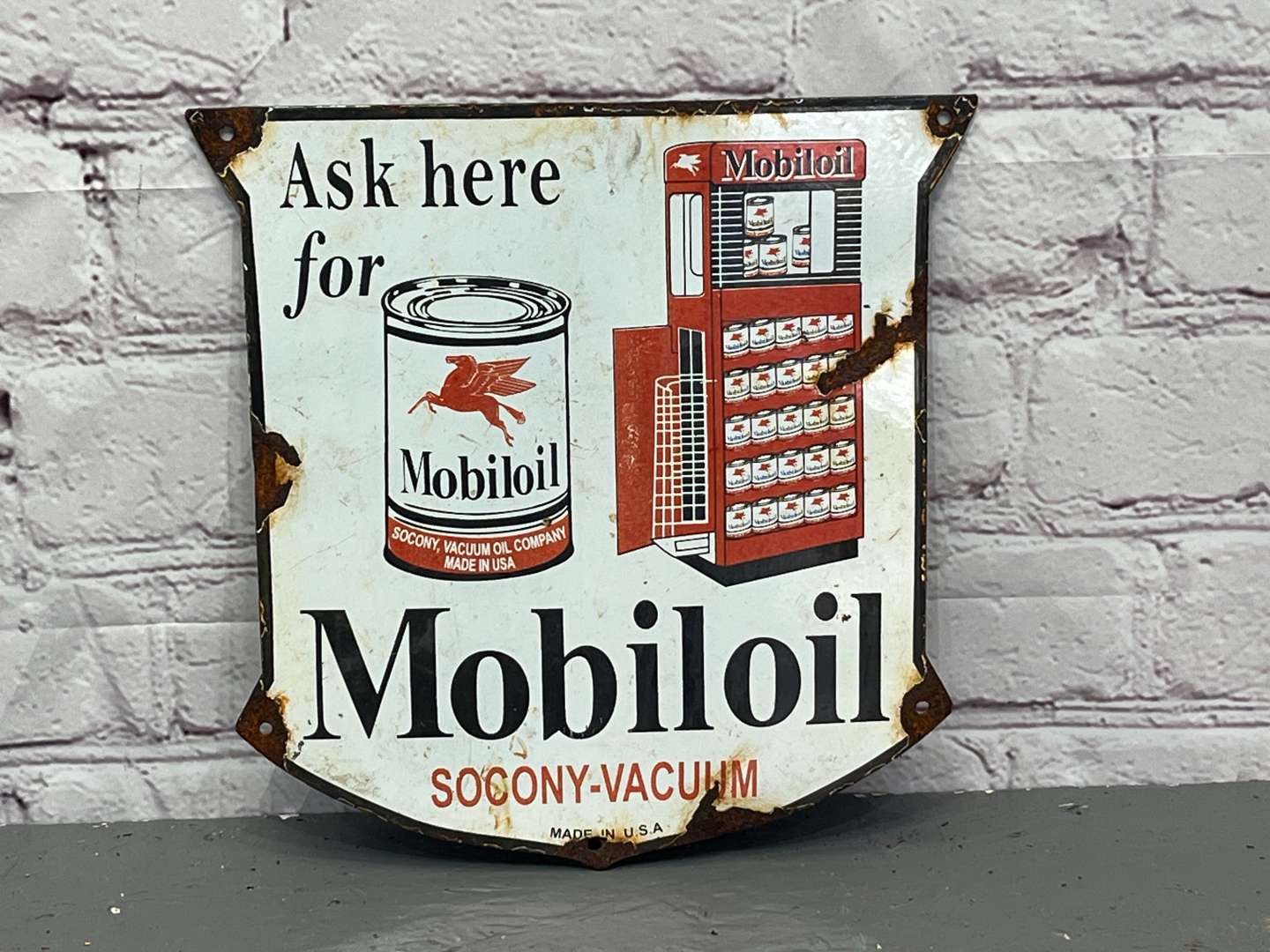 <p>Ask Here For Mobiloil Enamel Sign</p>