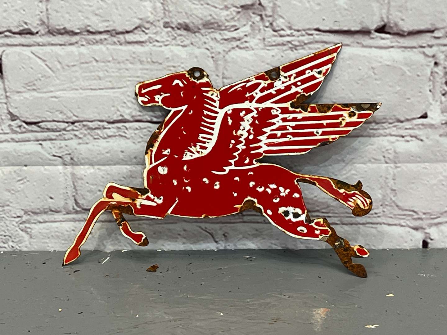 <p>Pegasus Small Enamel Sign</p>
