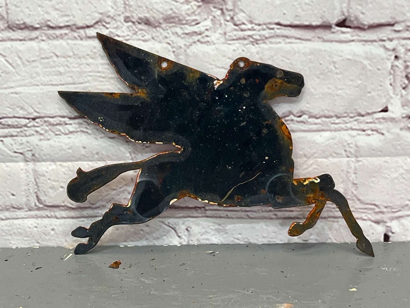 <p>Pegasus Small Enamel Sign</p>