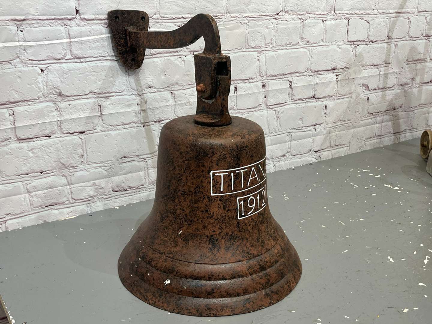 <p>Large Reproduction Titanic Wall Mounted Bell</p>