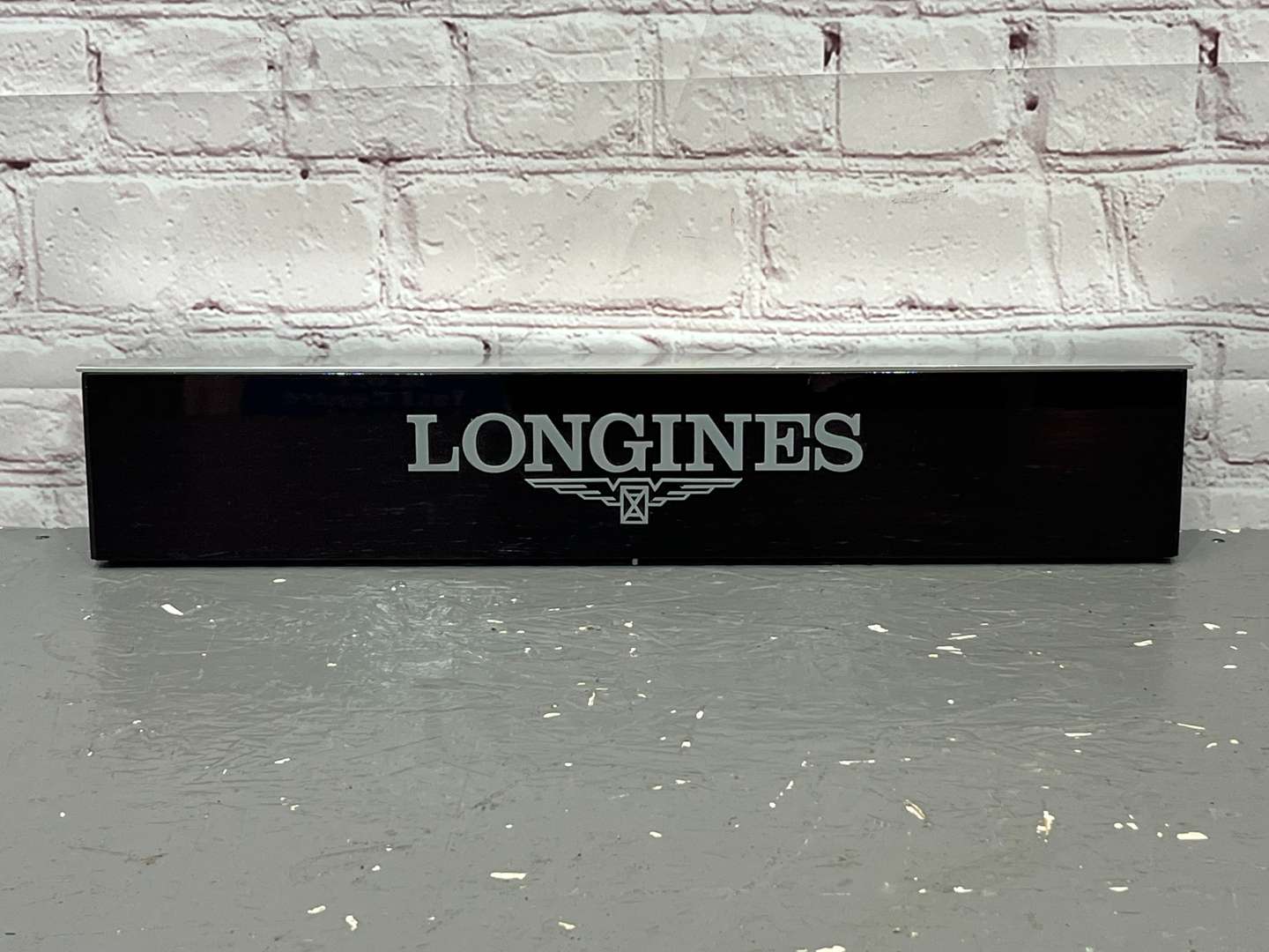<p>Longines Shop Display</p>