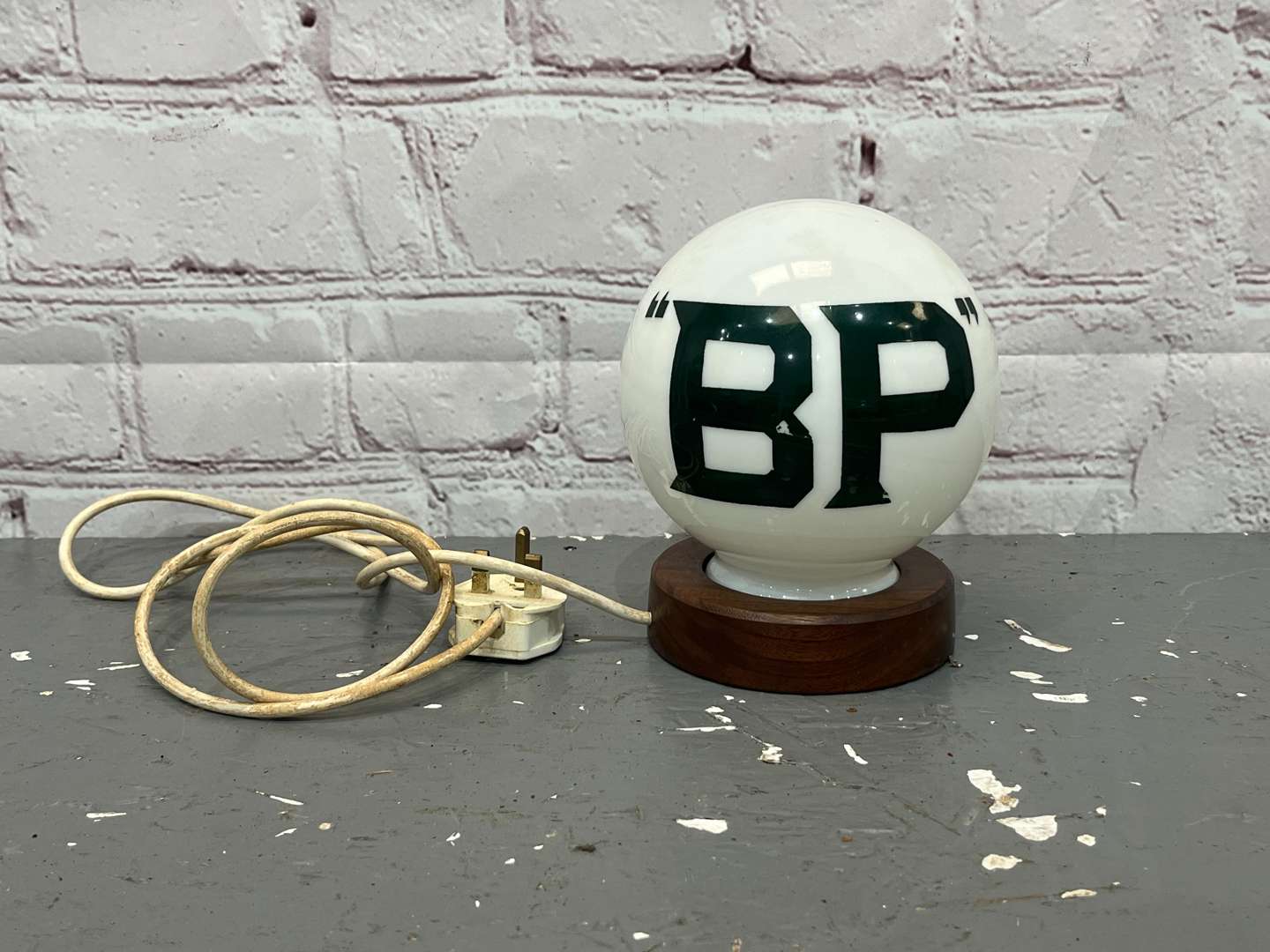 <p>BP Small Petrol Display Glass Globe</p>