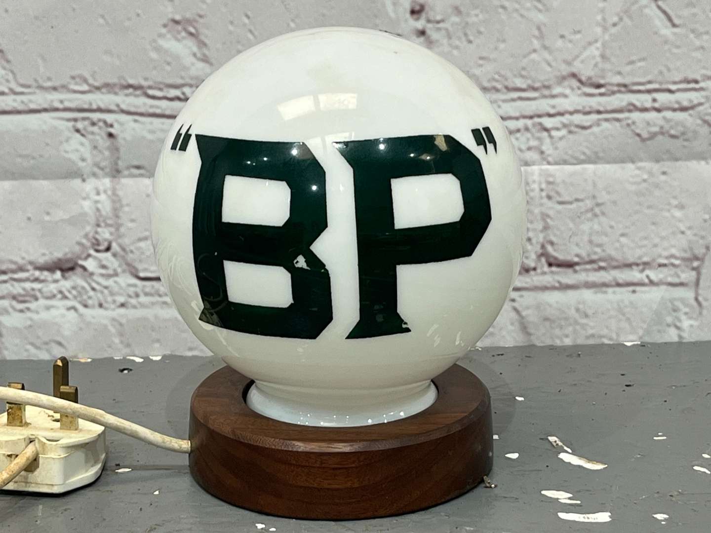 <p>BP Small Petrol Display Glass Globe</p>