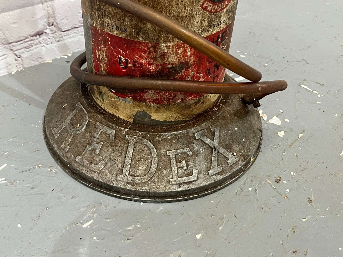 <p>Redex Oil Dispenser</p>