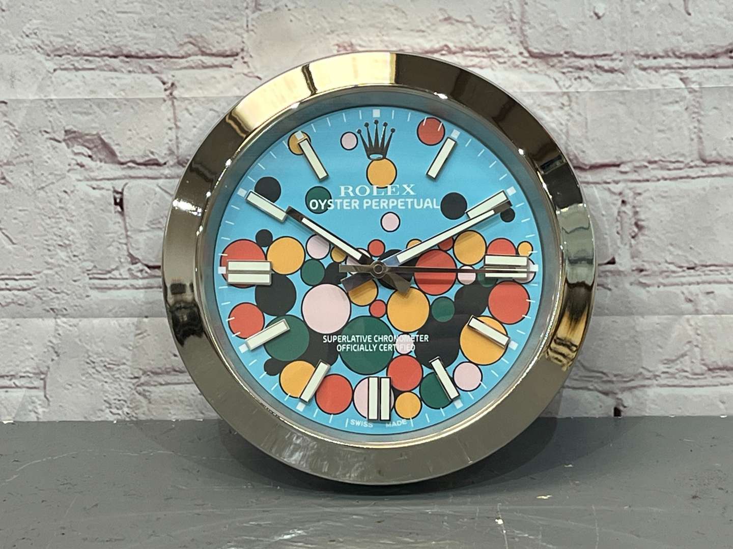 <p>Rolex Modern Metal Wall Clock</p>