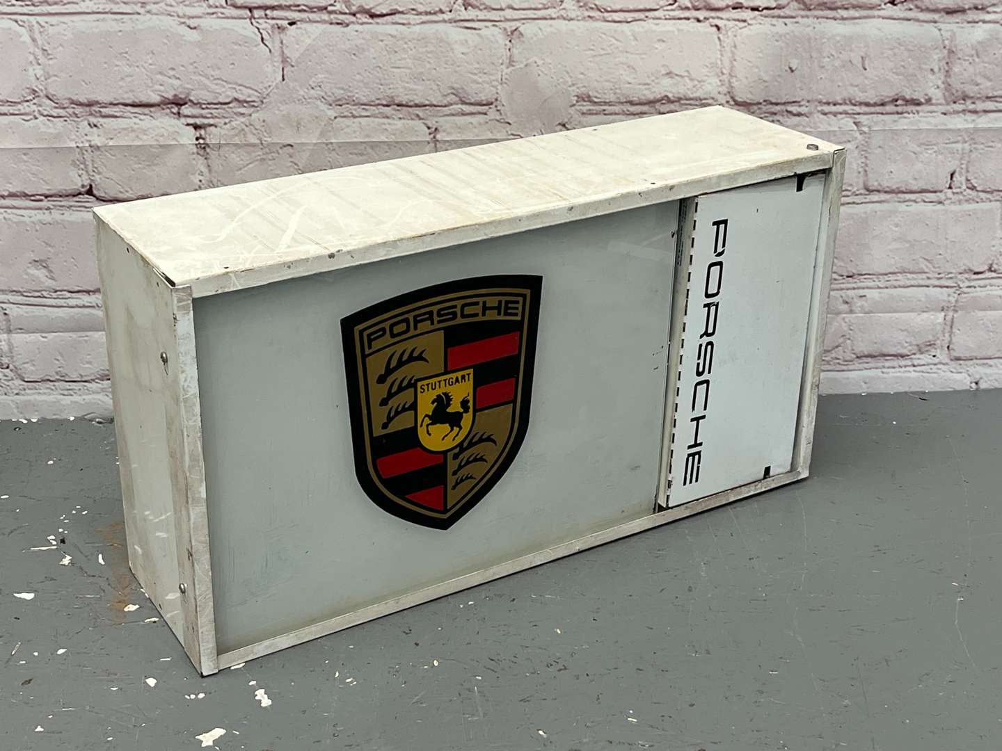 <p>Porsche Made Illuminated Sign</p>