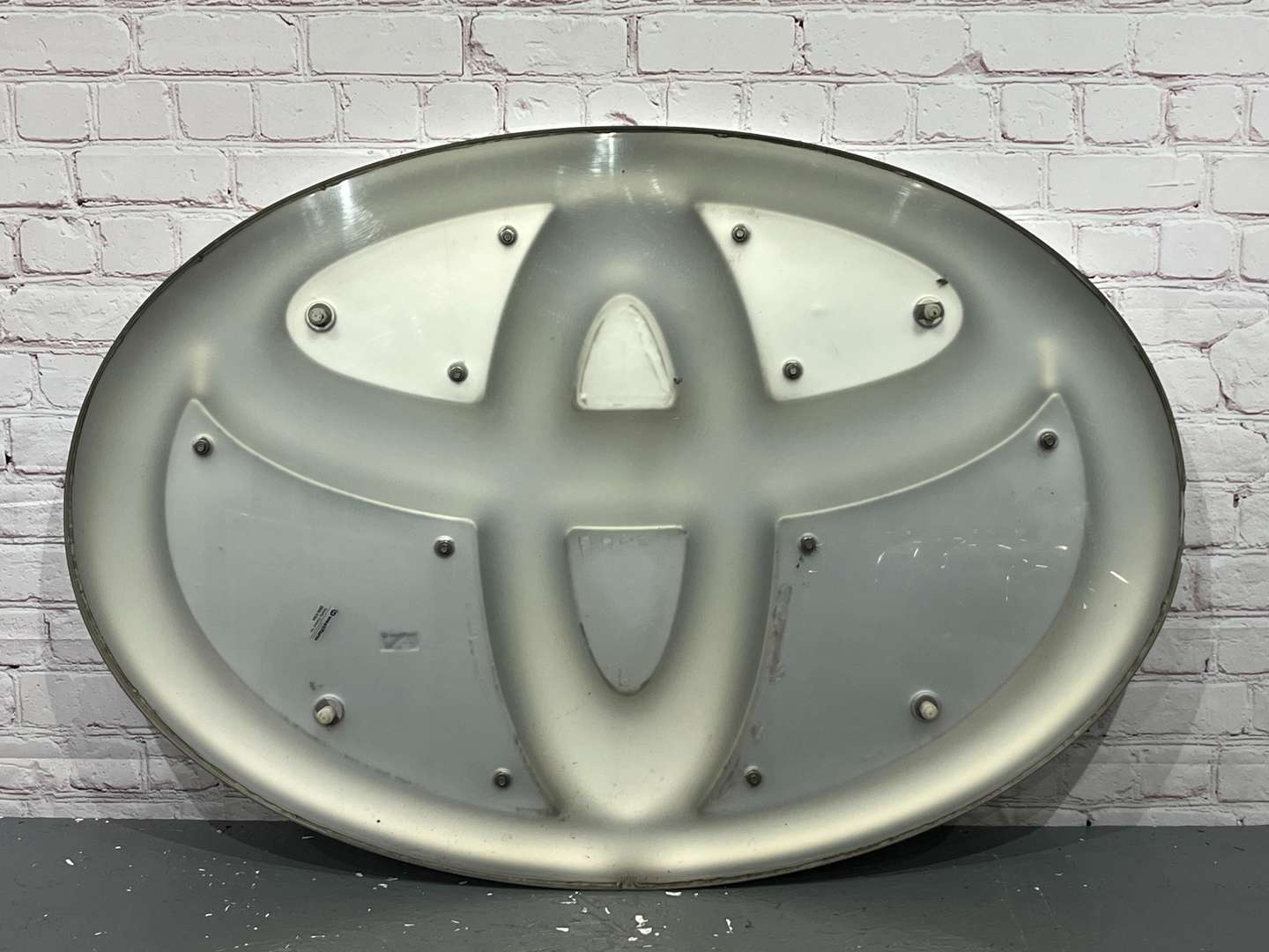 <p>Toyota Emblem Dealership Sign</p>