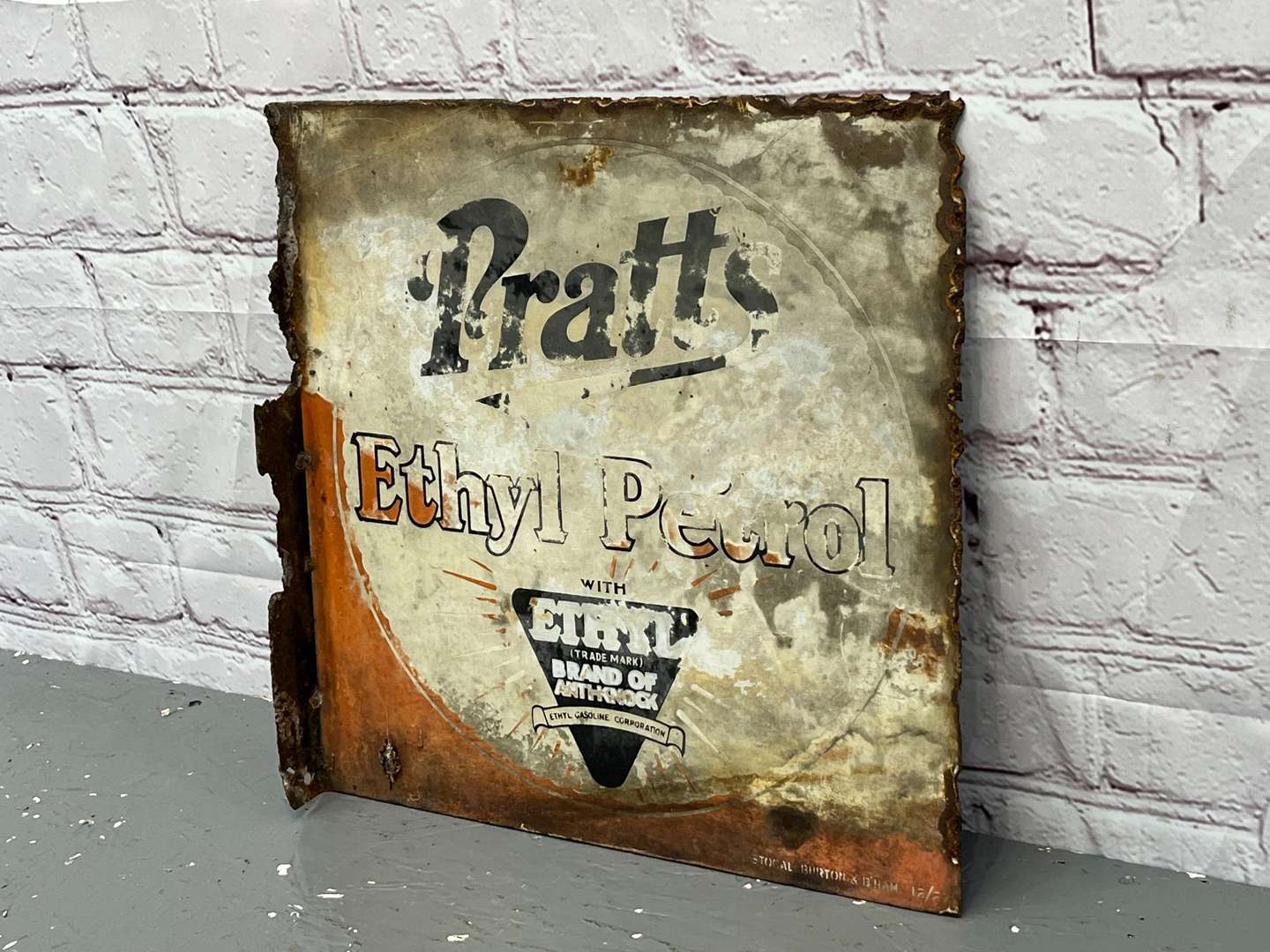 <p>Pratts Ethyl Petrol Flange Sign a/f&nbsp;</p>