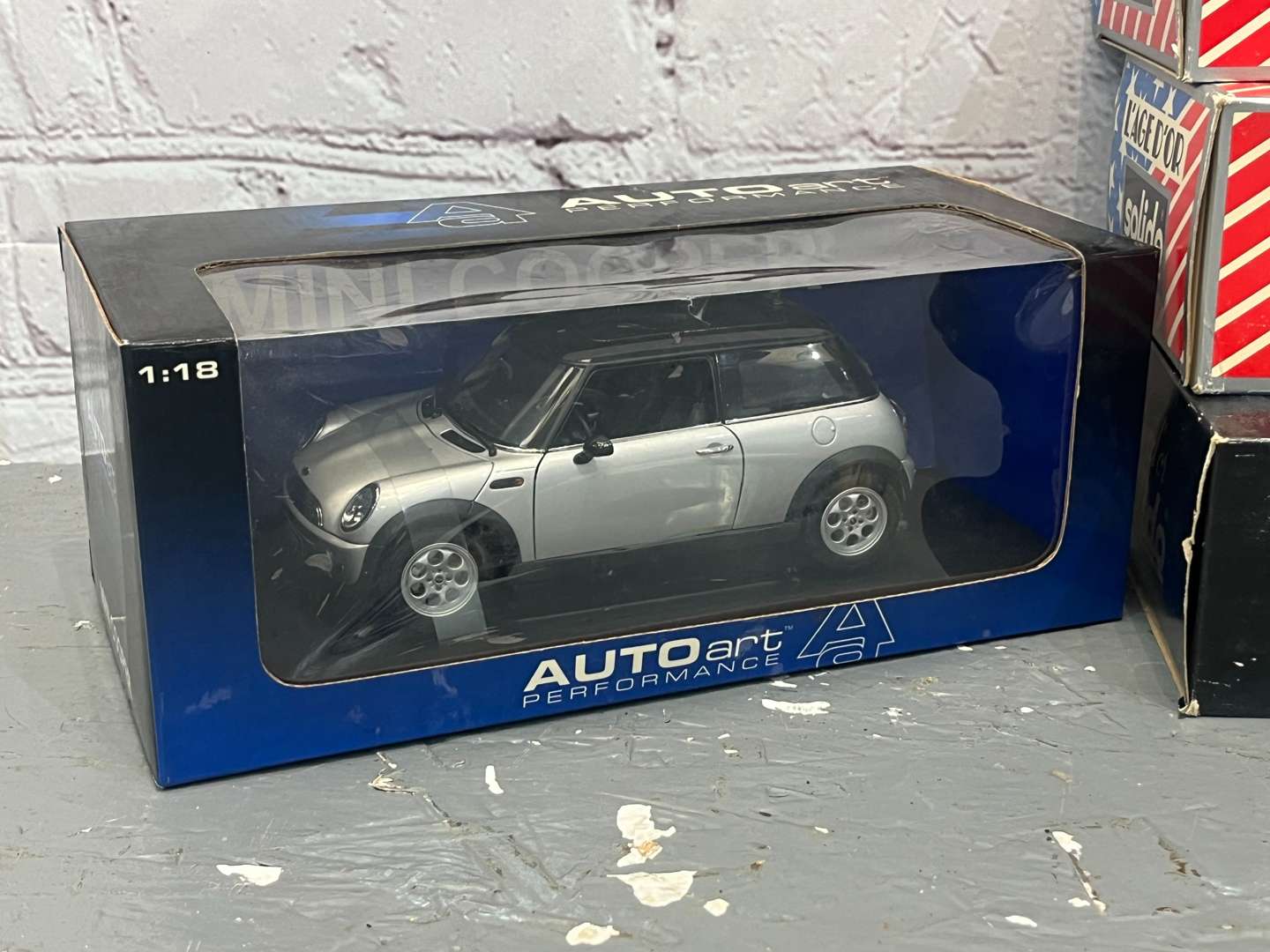 <p>Autoart, Solido Boxed Model Cars (5)</p>