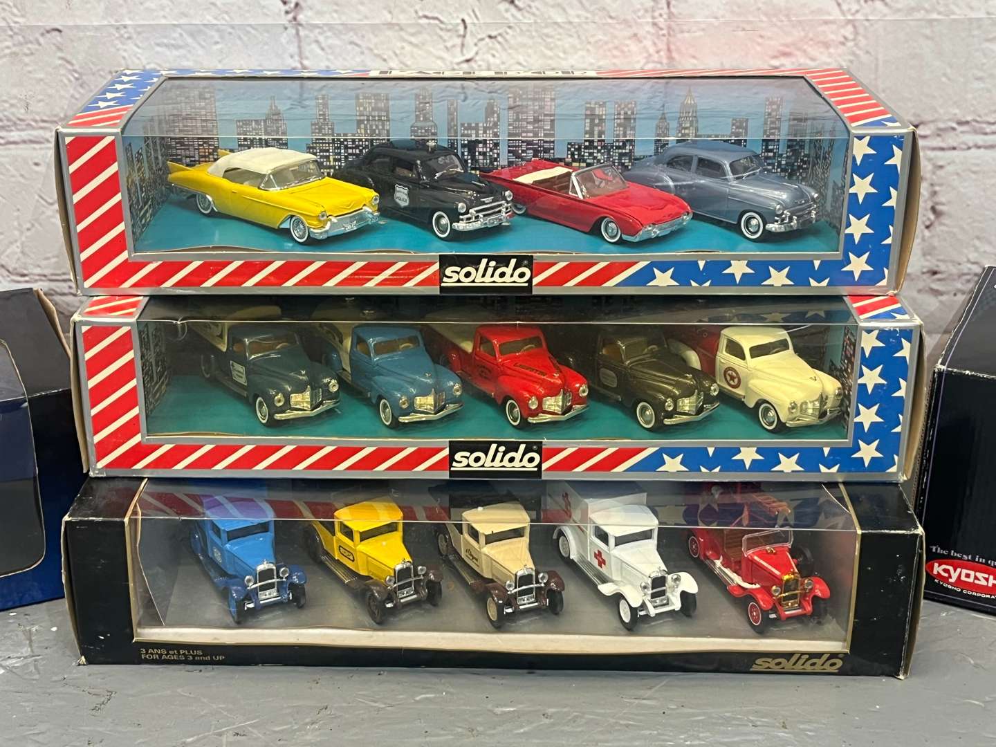 <p>Autoart, Solido Boxed Model Cars (5)</p>