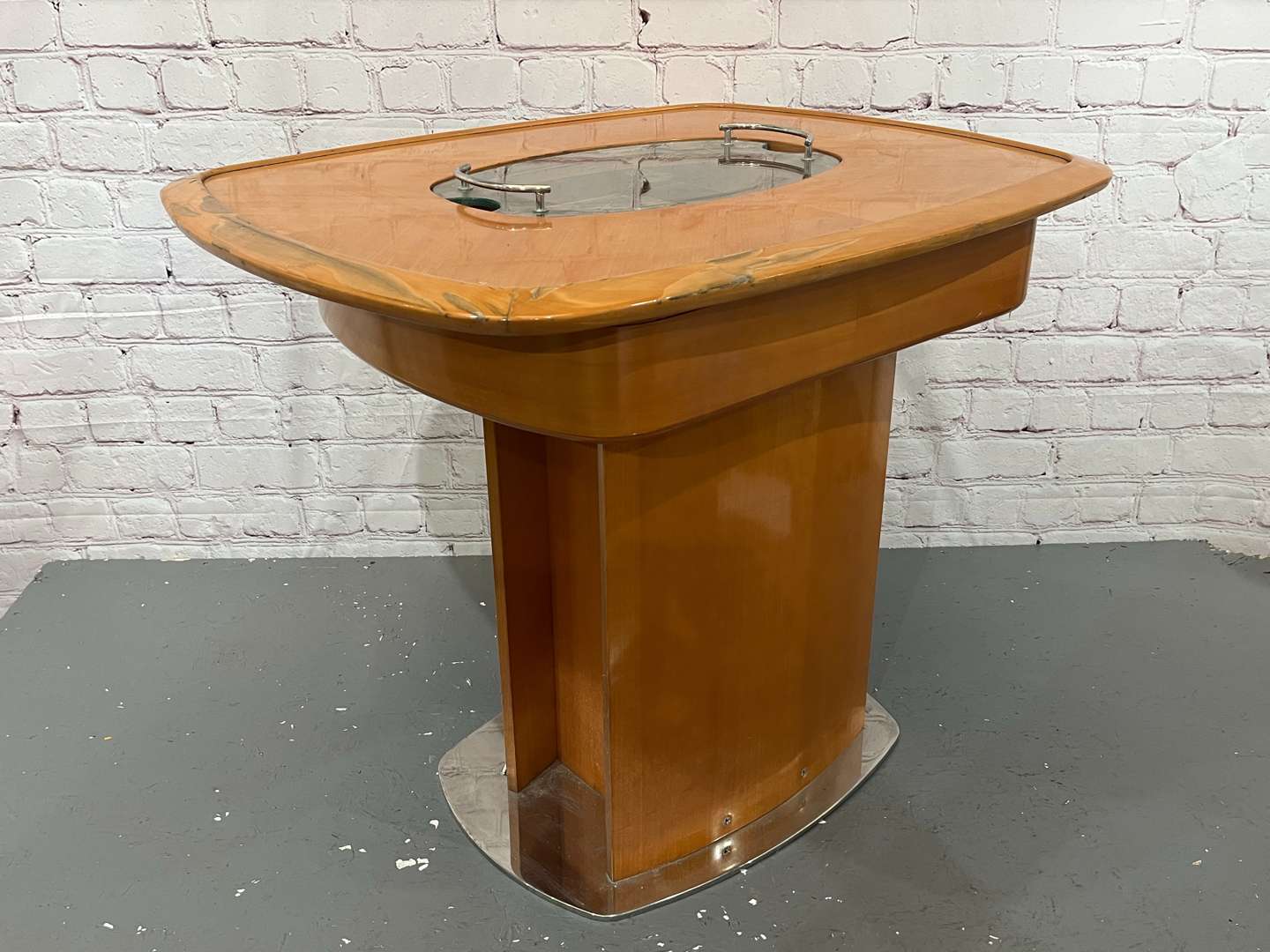 <p>Beneteau Art Deco Styled Boats Drinks Table&nbsp;</p>