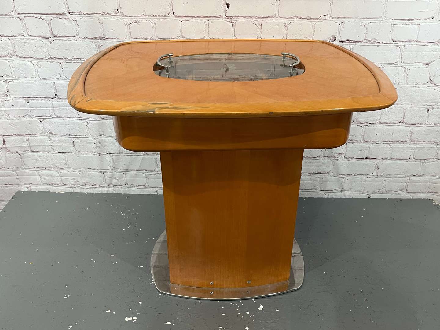 <p>Beneteau Art Deco Styled Boats Drinks Table&nbsp;</p>