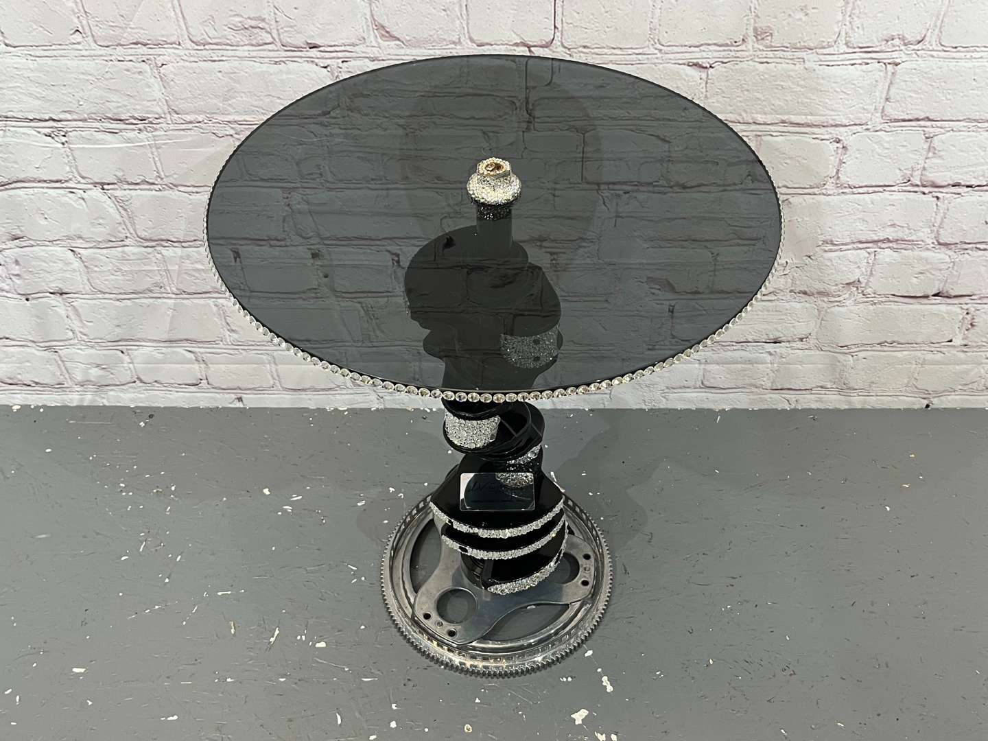 <p>F1 Crankshaft Glass Topped Automotive Limited Edition Side Table&nbsp;</p>
