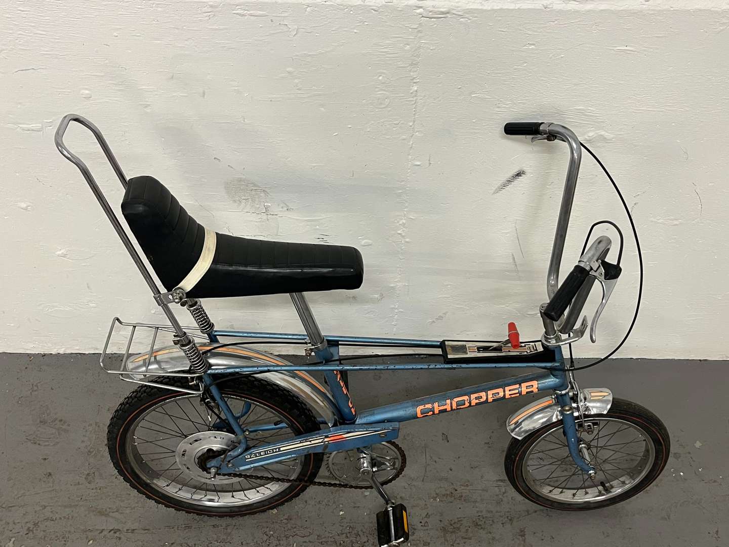 <p>Raleigh Chopper Mk II&nbsp;in Space Blue Bike</p>