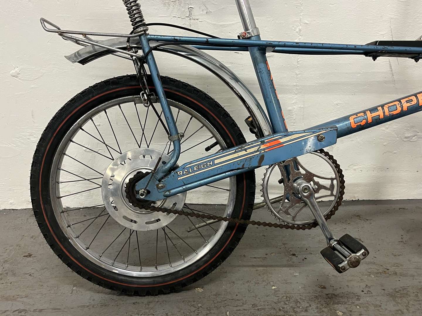 <p>Raleigh Chopper Mk II&nbsp;in Space Blue Bike</p>