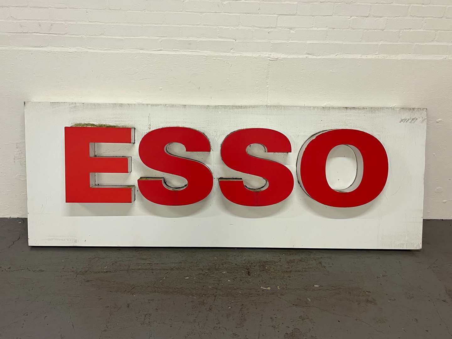 <p>Large Esso Forecourt Sign</p>