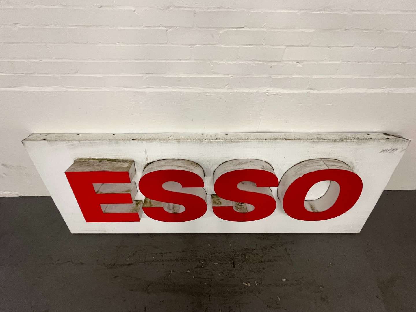 <p>Large Esso Forecourt Sign</p>