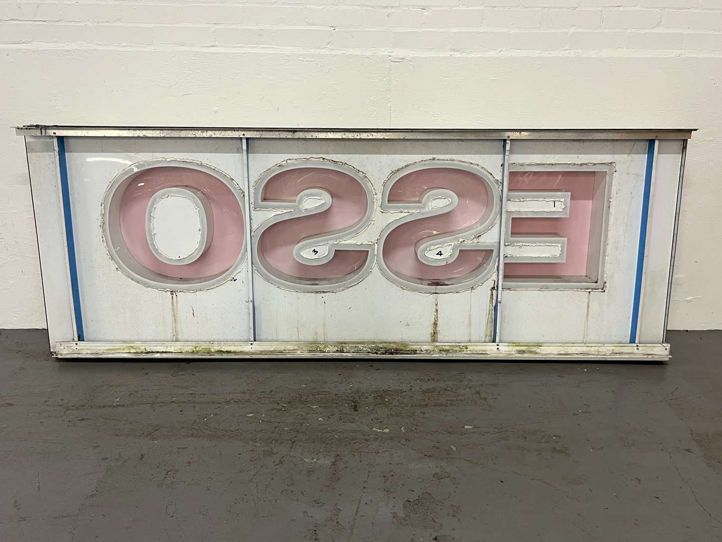 <p>Large Esso Forecourt Sign</p>
