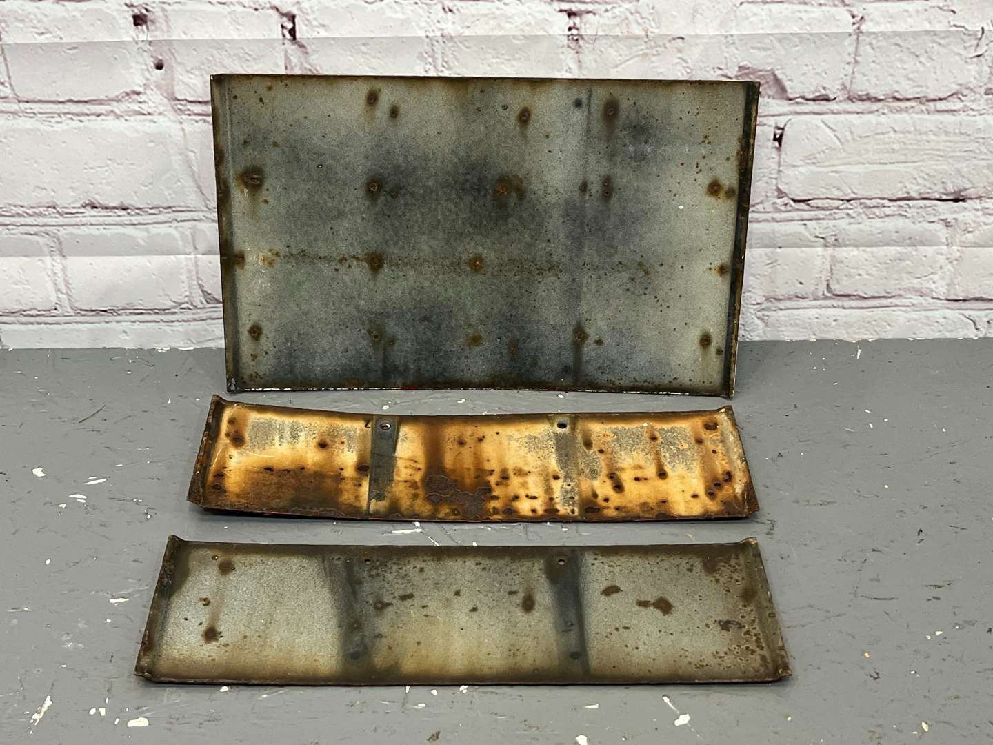<p>Three Bus Enamel Signs</p>