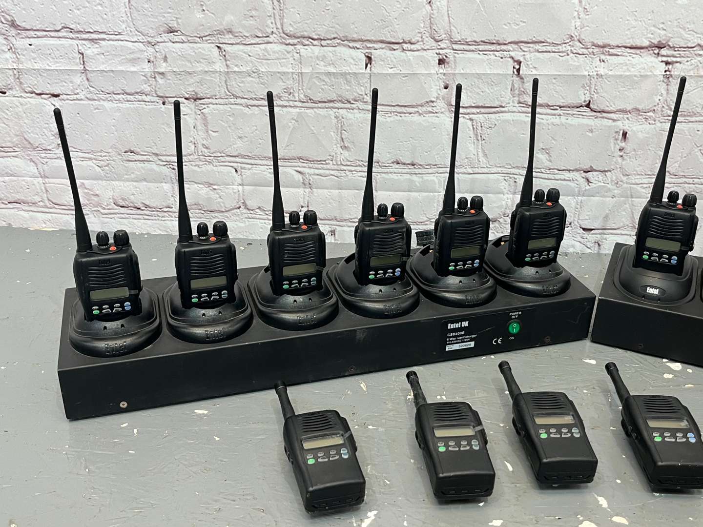 <p>Entel UHF Two Way Radios & Chargers CSB400E</p>