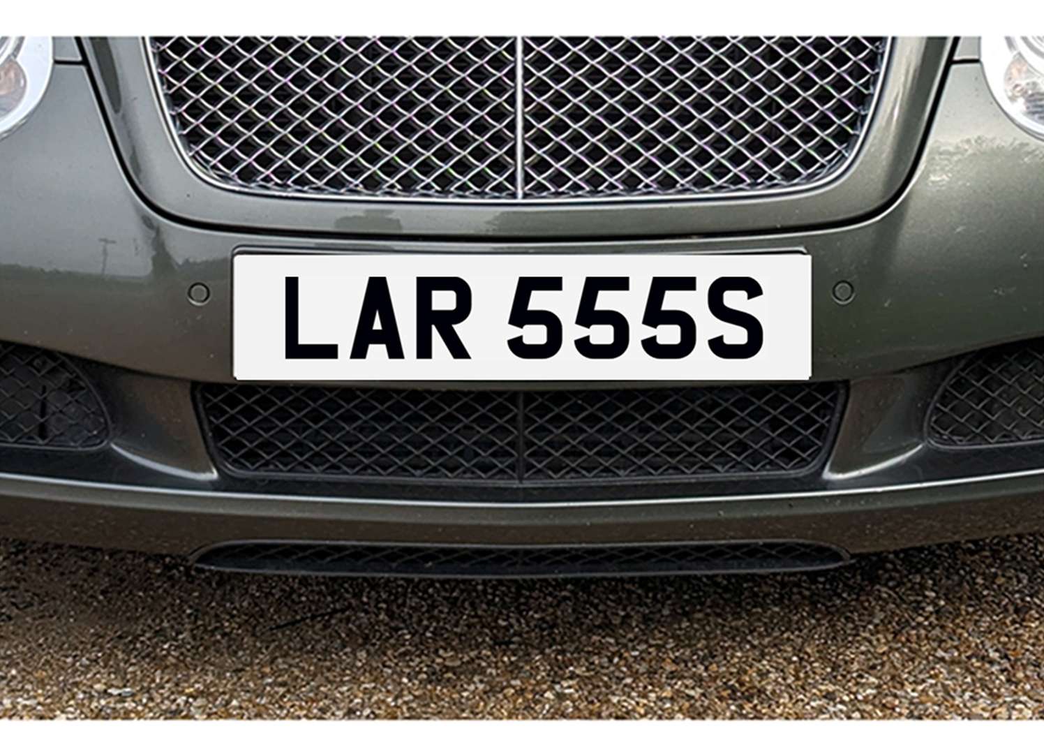 <p>&nbsp; LAR 555S Registration number</p>