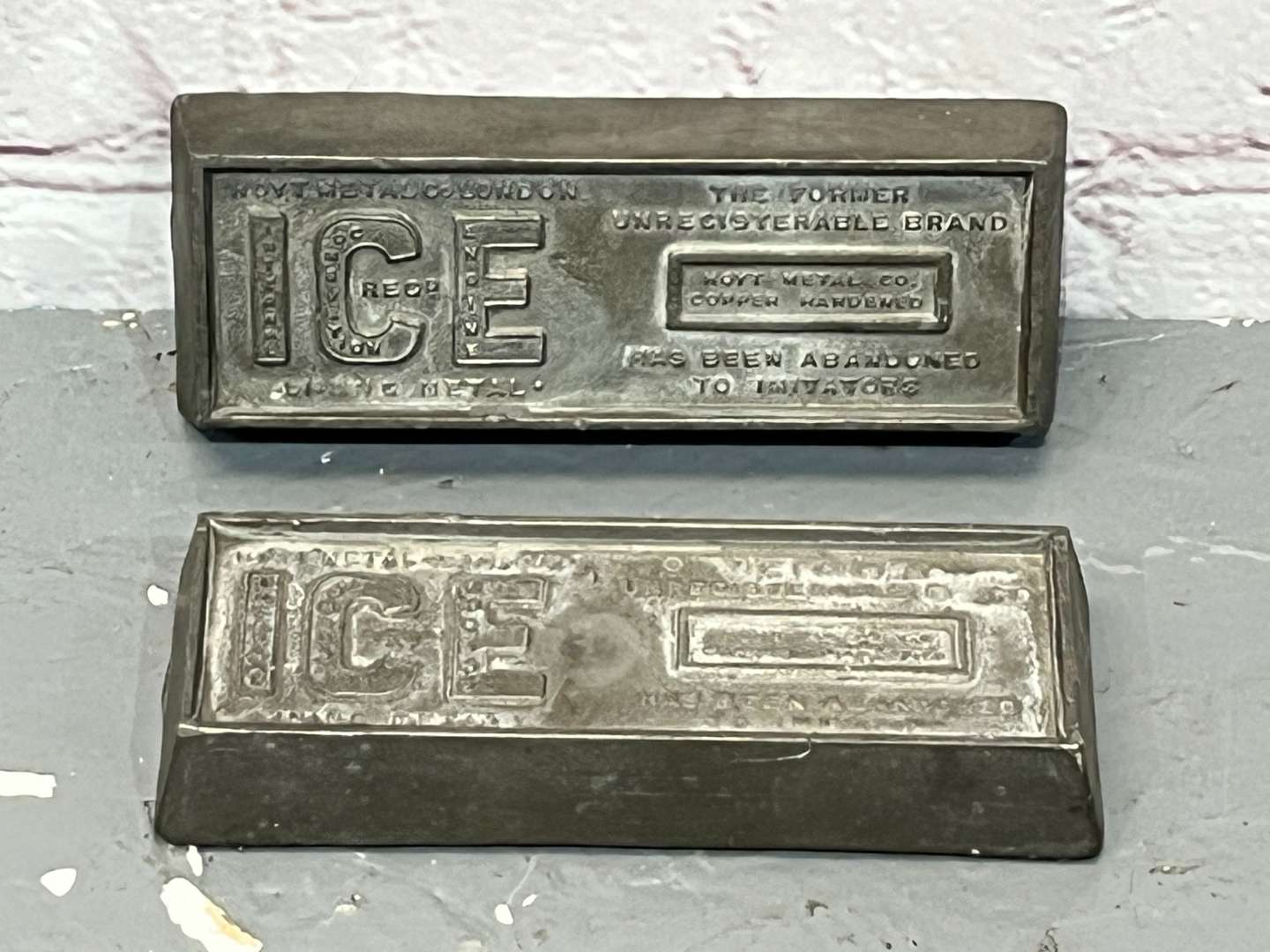 <p>Two ICE Metal Ingots</p>