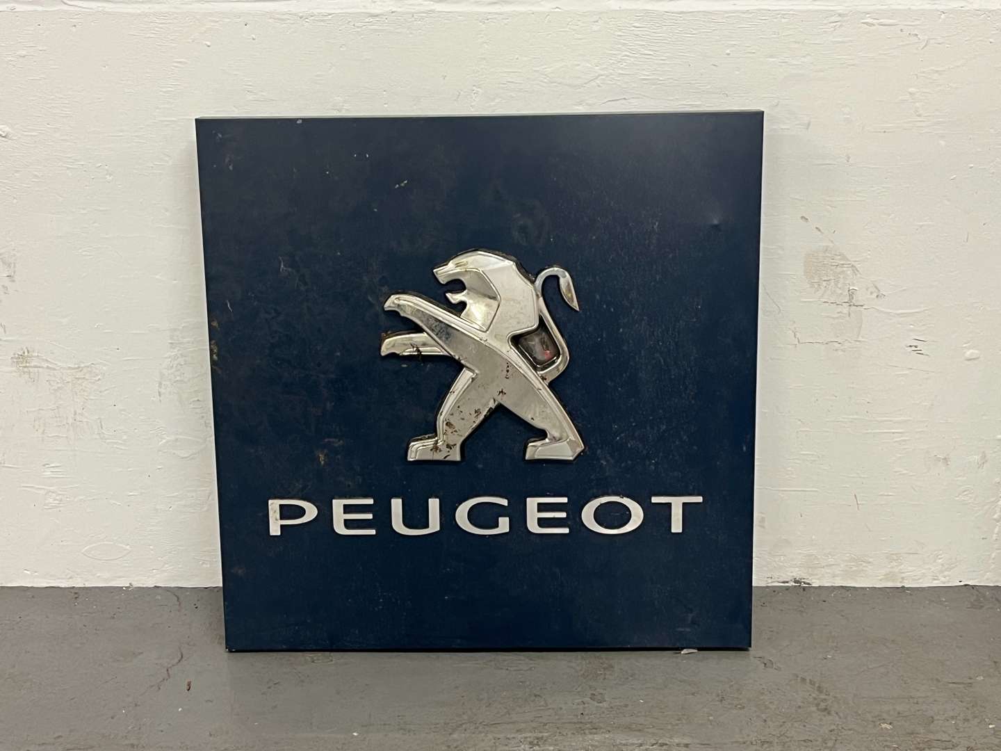 <p>Peugeot Dealership Illuminated Sign</p>