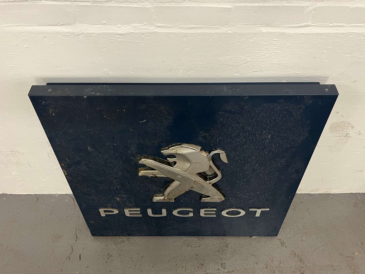 <p>Peugeot Dealership Illuminated Sign</p>