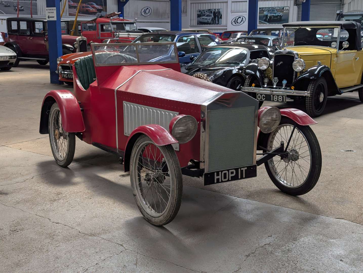 <p>MG Styled Vintage Large Scale Two Seater Pedal Car</p>