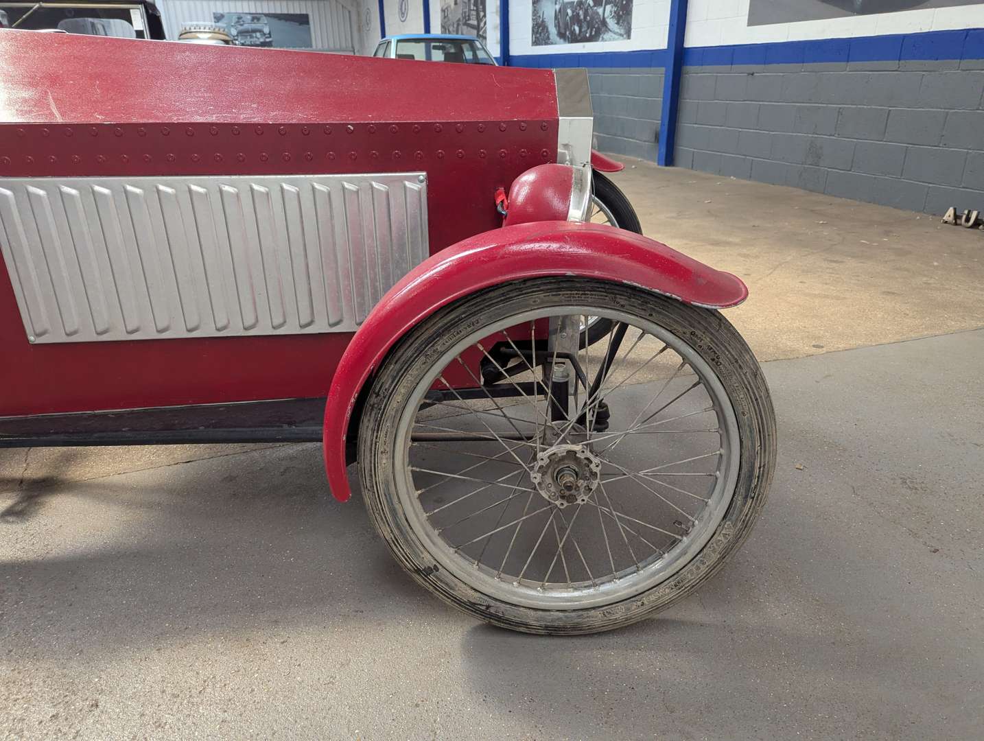 <p>MG Styled Vintage Large Scale Two Seater Pedal Car</p>
