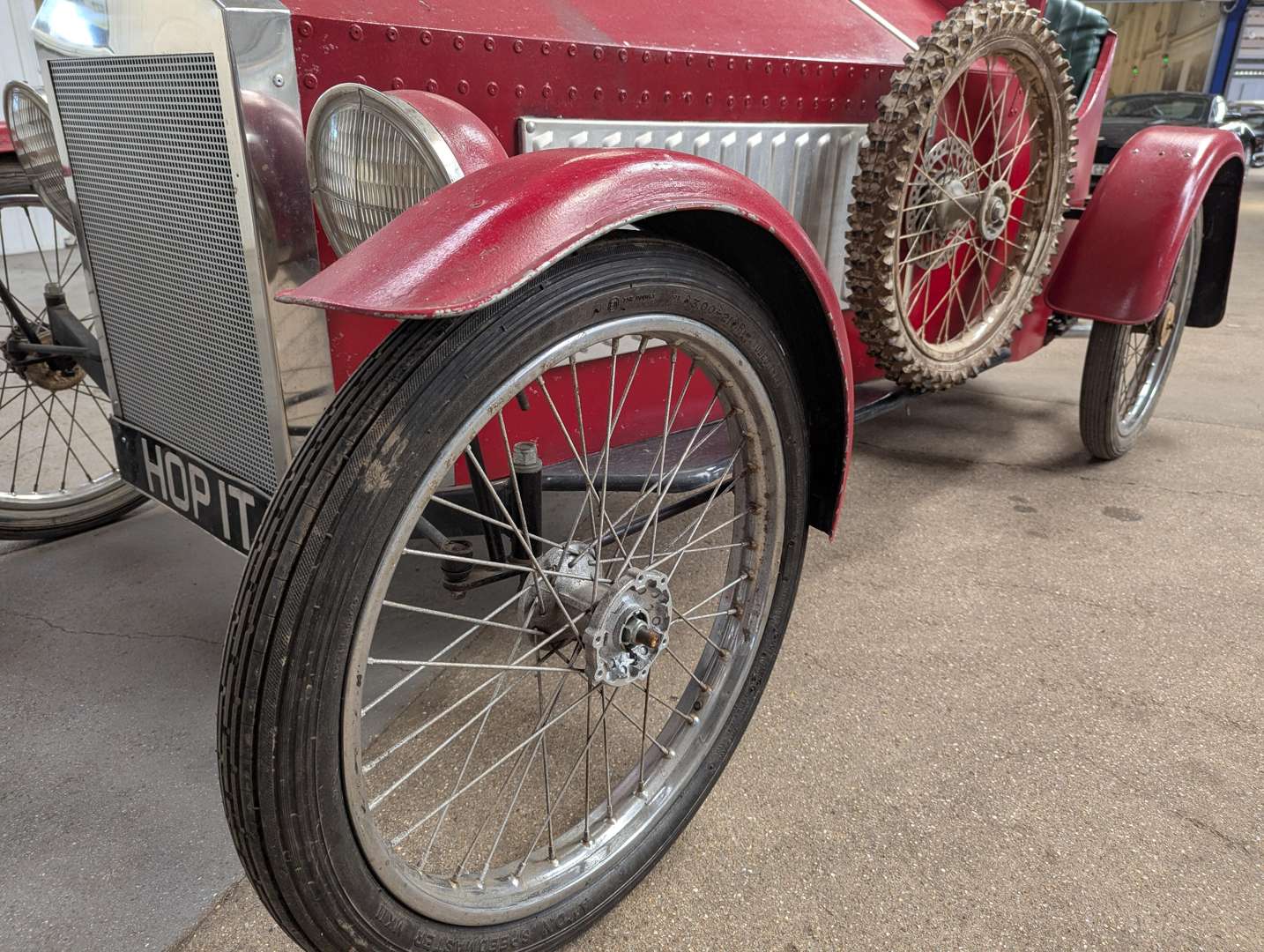 <p>MG Styled Vintage Large Scale Two Seater Pedal Car</p>